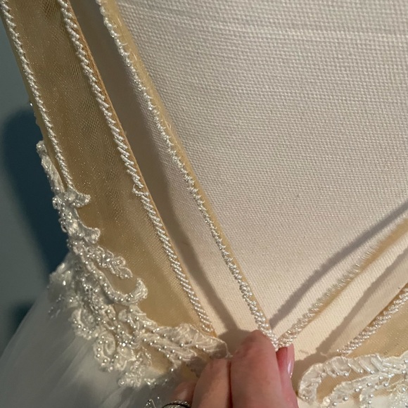 Stunning wedding gown! New with tags! - Picture 12 of 16